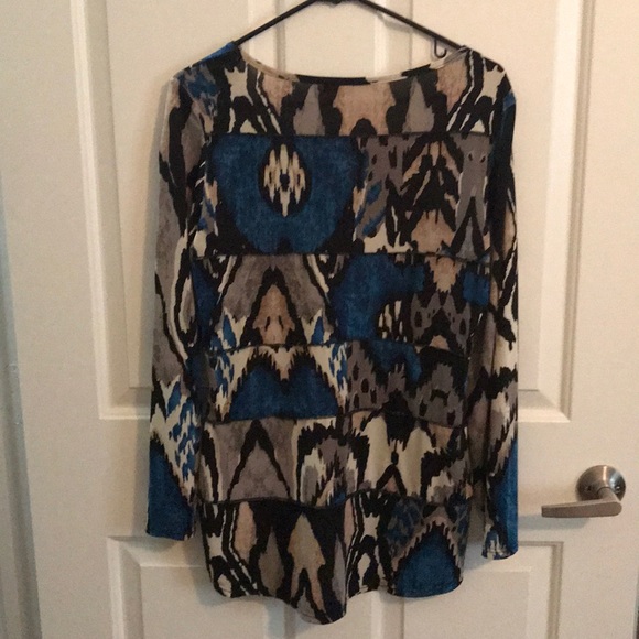 4 for $20 Long sleeve blue and tan print blouse - Picture 2 of 2